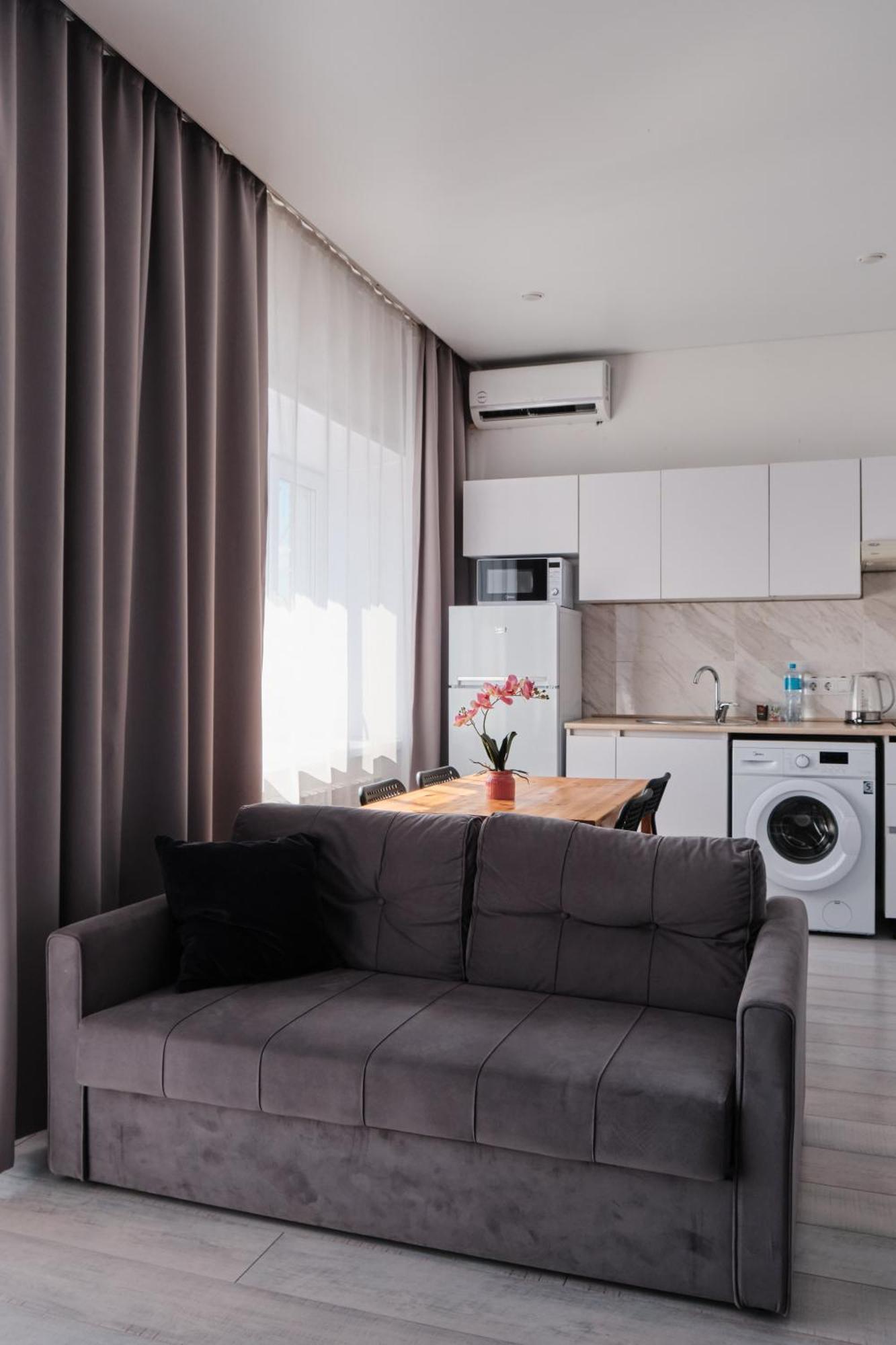Seven City Apartments Semei Exterior foto